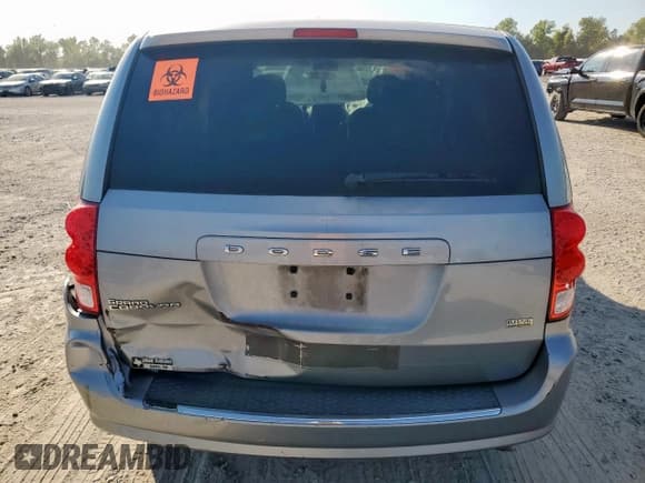 ✅ 2015 Dodge Grand Caravan SE • VIN: 2C4RDGBG4FR647983 • Lot: 82428085. Wystawiony na Copart z przebiegiem 126 627 mil. Bezpłatny archiwum sprzedaży aukcyjnych z USA i szczegółowy raport historii pojazdu na DreamBid. Zdjęcie 6.