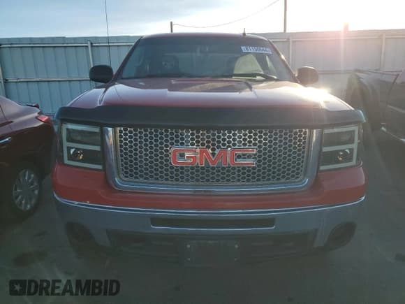 ✅ 2010 GMC Sierra 1500 • VIN: 3GTXKVE21AG256015 • Lot: 81150644. Wystawiony na Copart z przebiegiem 209 411 mil. Bezpłatny archiwum sprzedaży aukcyjnych z USA i szczegółowy raport historii pojazdu na DreamBid. Zdjęcie 5.