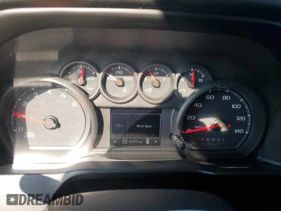 ✅ 2019 Chevrolet Silverado 1500 Custom Trail Boss • VIN: 1GCPYCEF5KZ261645 • Lot: 72461474. Wystawiony na Copart z przebiegiem 41 377 mil. Bezpłatny archiwum sprzedaży aukcyjnych z USA i szczegółowy raport historii pojazdu na DreamBid. Zdjęcie 9.