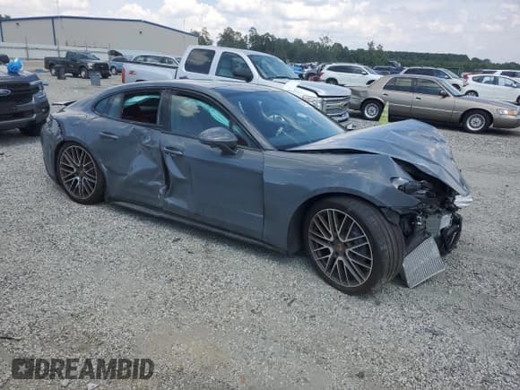 ✅ 2025 Porsche Panamera • VIN: WP0AA2YA8SL001974 • Lot: 67457675. Wystawiony na Copart z przebiegiem Nie podano. Bezpłatny archiwum sprzedaży aukcyjnych z USA i szczegółowy raport historii pojazdu na DreamBid. Zdjęcie 4.