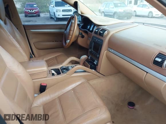 ✅ 2006 Porsche Cayenne • VIN: WP1AA29P16LA25878 • Lot: 42891459. Wystawiony na IAAI z przebiegiem Nie podano. Bezpłatny archiwum sprzedaży aukcyjnych z USA i szczegółowy raport historii pojazdu na DreamBid. Zdjęcie 5.