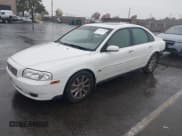 ✅ 2004 Volvo S80 • VIN: YV1TS59H741381899 • Lot: 43682149. Listed on IAAI with 49,318 mi. Free auction sales archive from the USA and detailed vehicle history report at DreamBid. Image 2.