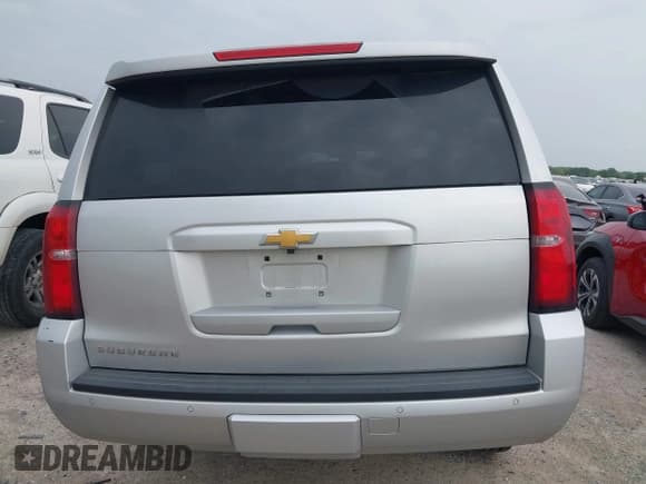 ✅ 2020 Chevrolet Suburban LT • VIN: 1GNSCHKC6LR265468 • Lot: 42042772. Wystawiony na IAAI z przebiegiem 113 335 mil. Bezpłatny archiwum sprzedaży aukcyjnych z USA i szczegółowy raport historii pojazdu na DreamBid. Zdjęcie 16.