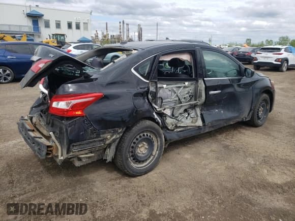 ✅ 2018 Nissan Sentra S • VIN: 3N1AB7AP3JY329739 • Лот: 57585545. Опубликован ранее на Copart с пробегом 201 234 миль. Бесплатный доступ к архиву аукционных продаж из США и подробный отчёт об истории автомобиля на DreamBid. Изображение 3.