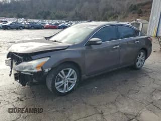 ✅ 2014 Nissan Altima S • VIN: 1N4BL3AP4EN256140 • Lot: 43271105. Listed on Copart with 118,423 mi. Free auction sales archive from the USA and detailed vehicle history report at DreamBid. Image 1.