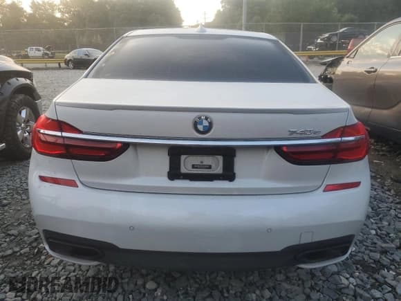 ✅ 2019 BMW 7 Series 740e xDrive • VIN: WBA7J2C50KB440416 • Lot: 68899024. Wystawiony na Copart z przebiegiem 64 653 mil. Bezpłatny archiwum sprzedaży aukcyjnych z USA i szczegółowy raport historii pojazdu na DreamBid. Zdjęcie 6.