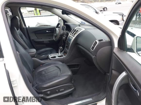 ✅ 2010 GMC Acadia SLT2 • VIN: 1GKLVNED2AJ171114 • Lot: 41854890. Listed on IAAI with 169,939 mi. Free auction sales archive from the USA and detailed vehicle history report at DreamBid. Image 5.