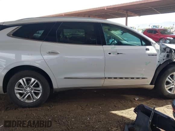 ✅ 2020 Buick Enclave Essence • VIN: 5GAERBKW2LJ288029 • Lot: 43395453. Listed on IAAI with 77,343 mi. Free auction sales archive from the USA and detailed vehicle history report at DreamBid. Image 14.