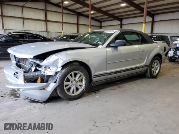 ✅ 2008 Ford Mustang Deluxe • VIN: 1ZVHT84N685189036 • Лот: 87735855. Опубликован ранее на Copart с пробегом 111 390 миль. Бесплатный доступ к архиву аукционных продаж из США и подробный отчёт об истории автомобиля на DreamBid. Изображение 1.