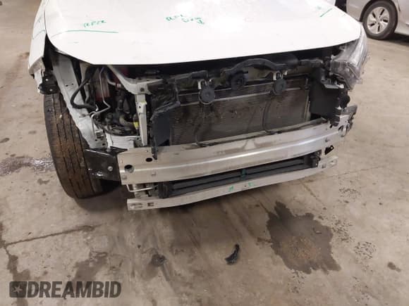 ✅ 2022 Toyota RAV4 Hybrid XLE • VIN: 4T3RWRFV0NU068864 • Lot: 43746864. Wystawiony na IAAI z przebiegiem 54 024 mil. Bezpłatny archiwum sprzedaży aukcyjnych z USA i szczegółowy raport historii pojazdu na DreamBid. Zdjęcie 6.