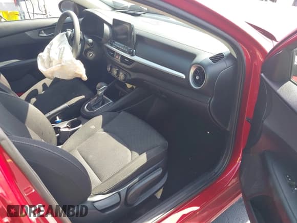 ✅ 2020 Kia Forte LXS • VIN: 3KPF24AD7LE203489 • Lot: 42389509. Wystawiony na IAAI z przebiegiem 60 648 mil. Bezpłatny archiwum sprzedaży aukcyjnych z USA i szczegółowy raport historii pojazdu na DreamBid. Zdjęcie 5.