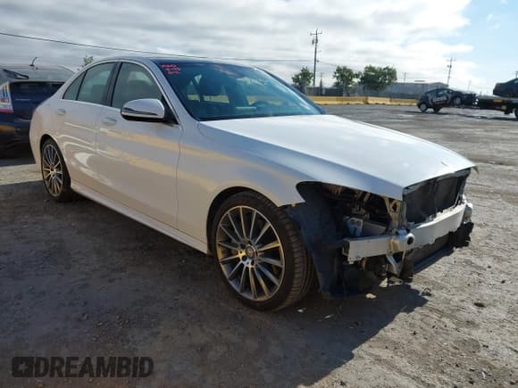 ✅ 2016 Mercedes-Benz C 300 • VIN: 55SWF4JB3GU142126 • Lot: 42979205. Wystawiony na IAAI z przebiegiem 100 647 mil. Bezpłatny archiwum sprzedaży aukcyjnych z USA i szczegółowy raport historii pojazdu na DreamBid. Zdjęcie 1.