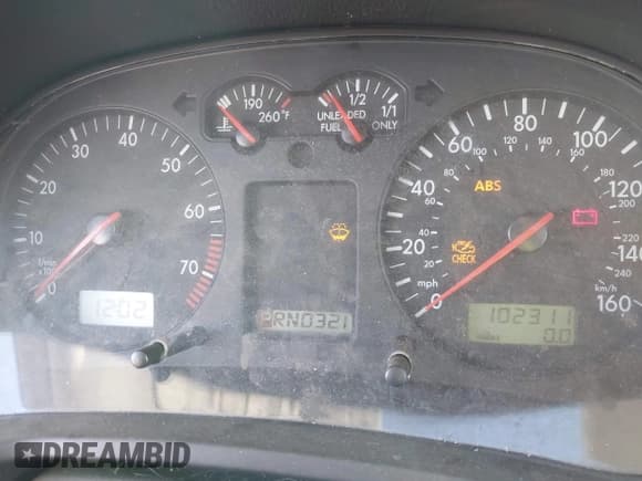 ✅ 2000 Volkswagen Jetta GL • VIN: 3VWRC29M7YM194788 • Lot: 43857550. Wystawiony na IAAI z przebiegiem 102 311 mil. Bezpłatny archiwum sprzedaży aukcyjnych z USA i szczegółowy raport historii pojazdu na DreamBid. Zdjęcie 7.