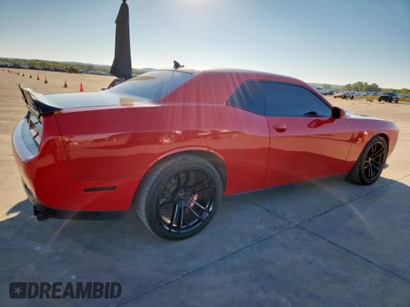 2016 Dodge Challenger R/T Scat Pack z VIN 2C3CDZFJ4GH300754, wystawiony jako Copart lot #91126765 z przebiegiem 91 741 mil mil oraz Czysty tytuł • Clean title. Historia ofert i sprzedaży dostępna na DreamBid. Obrazek 3.
