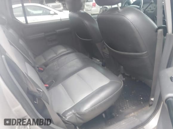 ✅ 2004 Ford Explorer Sport Trac XLS • VIN: 1FMZU67K74UC35107 • Lot: 41547894. Wystawiony na IAAI z przebiegiem 249 341 mil. Bezpłatny archiwum sprzedaży aukcyjnych z USA i szczegółowy raport historii pojazdu na DreamBid. Zdjęcie 8.