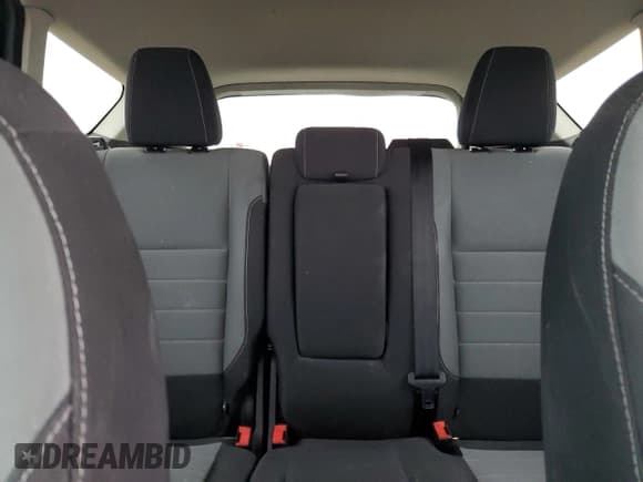 ✅ 2016 Ford Escape SE • VIN: 1FMCU9GX9GUB22668 • Лот: 93390155. Опубликован ранее на Copart с пробегом 137 035 миль. Бесплатный доступ к архиву аукционных продаж из США и подробный отчёт об истории автомобиля на DreamBid. Изображение 10.