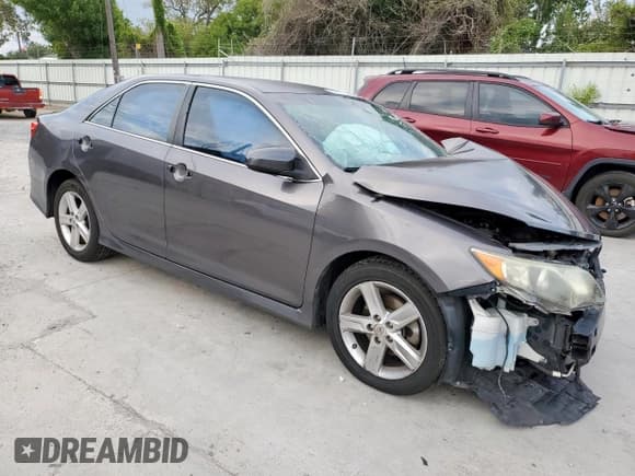 ✅ 2014 Toyota Camry XLE • VIN: 4T1BF1FK2EU829086 • Lot: 80817845. Listed on Copart with 233,259 mi. Free auction sales archive from the USA and detailed vehicle history report at DreamBid. Image 4.
