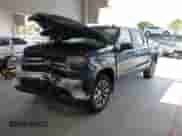 2022 Chevrolet Silverado 1500 LT z VIN 1GCPWCED0NZ157010, wystawiony jako IAAI lot #42592135 z przebiegiem 73 037 mil mil oraz . Historia ofert i sprzedaży dostępna na DreamBid. Obrazek 2.