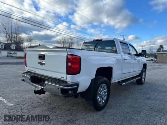 2016 Chevrolet Silverado 3500HD LTZ с VIN 1GC4K0C87GF263042, выставлен на аукционе Copart как лот 43293735 с пробегом 169 560 миль миль и Чистый • Clean title. История ставок и продаж доступна на DreamBid. Изображение 4.