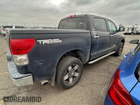 ✅ 2008 Toyota Tundra Limited • VIN: 5TFDV58148X067832 • Lot: 95578685. Wystawiony na Copart z przebiegiem 173 190 mil. Bezpłatny archiwum sprzedaży aukcyjnych z USA i szczegółowy raport historii pojazdu na DreamBid. Zdjęcie 3.