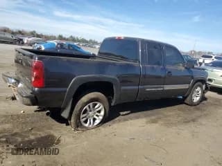 ✅ 2003 Chevrolet Silverado 1500 LS • VIN: 1GCEK19T53E349696 • Лот: 79434154. Опубликован ранее на Copart с пробегом 225 034 миль. Бесплатный доступ к архиву аукционных продаж из США и подробный отчёт об истории автомобиля на DreamBid. Изображение 3.