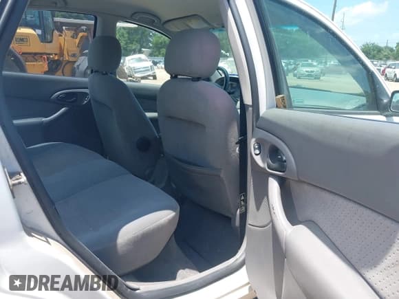 ✅ 2003 Ford Focus ZTS • VIN: 1FAFP38383W126765 • Лот: 42677057. Опубликован ранее на IAAI с пробегом 172 637 миль. Бесплатный доступ к архиву аукционных продаж из США и подробный отчёт об истории автомобиля на DreamBid. Изображение 8.