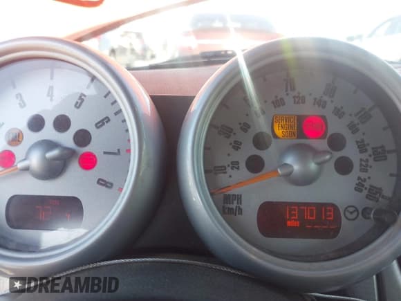 ✅ 2005 MINI Convertible S • VIN: WMWRH33525TF83816 • Лот: 42359592. Опубликован ранее на IAAI с пробегом 137 013 миль. Бесплатный доступ к архиву аукционных продаж из США и подробный отчёт об истории автомобиля на DreamBid. Изображение 7.