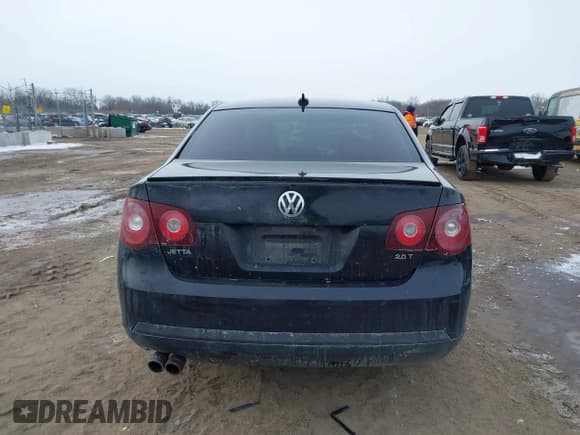 ✅ 2010 Volkswagen Jetta Wolfsburg Edition • VIN: 3VWRA7AJ2AM041200 • Lot: 41606837. Listed on IAAI with 184,109 mi. Free auction sales archive from the USA and detailed vehicle history report at DreamBid. Image 16.