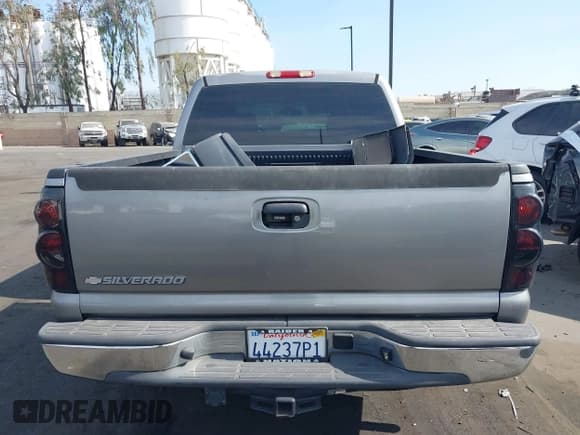 ✅ 2007 Chevrolet Silverado 1500 LS • VIN: 2GCEC13V271132976 • Лот: 43623463. Опубликован ранее на IAAI с пробегом 175 230 миль. Бесплатный доступ к архиву аукционных продаж из США и подробный отчёт об истории автомобиля на DreamBid. Изображение 14.