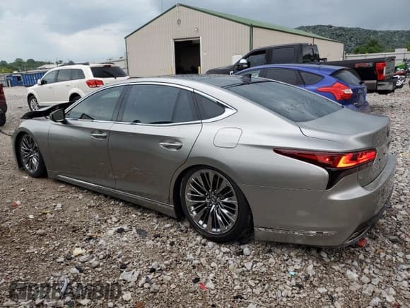 ✅ 2021 Lexus LS 500 • VIN: JTHG5LFF1M5014039 • Lot: 59346835. Wystawiony na Copart z przebiegiem 41 581 mil. Bezpłatny archiwum sprzedaży aukcyjnych z USA i szczegółowy raport historii pojazdu na DreamBid. Zdjęcie 2.