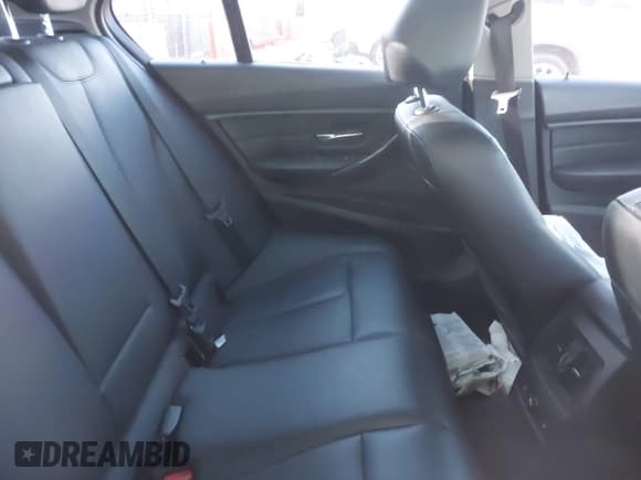 ✅ 2013 BMW 3 Series 328i xDrive • VIN: WBA3B3C53DF537140 • Lot: 43772944. Listed on IAAI with 87,638 mi. Free auction sales archive from the USA and detailed vehicle history report at DreamBid. Image 8.