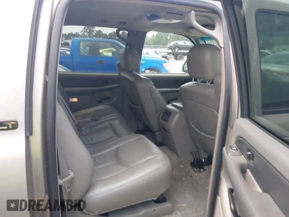 ✅ 2003 Chevrolet Suburban LT • VIN: 1GNFK16Z13J199808 • Lot: 42404012. Listed on IAAI with 242,232 mi. Free auction sales archive from the USA and detailed vehicle history report at DreamBid. Image 8.