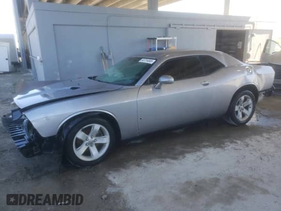 ✅ 2014 Dodge Challenger SXT • VIN: 2C3CDYAGXEH229952 • Lot: 90724065. Wystawiony na Copart z przebiegiem Nie podano. Bezpłatny archiwum sprzedaży aukcyjnych z USA i szczegółowy raport historii pojazdu na DreamBid. Zdjęcie 1.