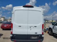 ✅ 2020 Ford Transit Cargo • VIN: 1FTBR1C82LKA83509 • Lot: 43127189. Wystawiony na IAAI z przebiegiem 20 442 mil. Bezpłatny archiwum sprzedaży aukcyjnych z USA i szczegółowy raport historii pojazdu na DreamBid. Zdjęcie 16.