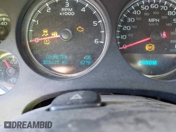 2013 GMC Sierra 1500 with VIN 1GTR1WE04DZ305597, listed as a IAAI auction lot 43610833 with 225,625 mi miles and . Bid and sale history available at DreamBid. Image 7.