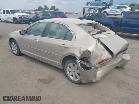✅ 2007 Ford Fusion S • VIN: 3FAHP06ZX7R216801 • Lot: 43238493. Listed on IAAI with 209,965 mi. Free auction sales archive from the USA and detailed vehicle history report at DreamBid. Image 3.