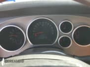 ✅ 2011 Toyota Sequoia Platinum • VIN: 5TDYY5G11BS031975 • Lot: 76718494. Wystawiony na Copart z przebiegiem 175 451 mil. Bezpłatny archiwum sprzedaży aukcyjnych z USA i szczegółowy raport historii pojazdu na DreamBid. Zdjęcie 9.