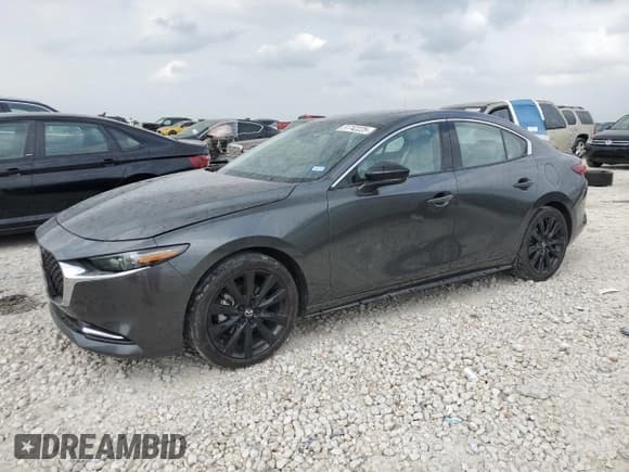 ✅ 2023 Mazda 3 Premium Plus • VIN: 3MZBPBEY0PM384638 • Lot: 51742225. Wystawiony na Copart z przebiegiem 15 624 mil. Bezpłatny archiwum sprzedaży aukcyjnych z USA i szczegółowy raport historii pojazdu na DreamBid. Zdjęcie 1.