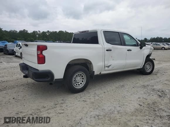 ✅ 2022 Chevrolet Silverado 1500 Work Truck • VIN: 1GCPAAEK8NZ624093 • Lot: 70552245. Wystawiony na Copart z przebiegiem 96 336 mil. Bezpłatny archiwum sprzedaży aukcyjnych z USA i szczegółowy raport historii pojazdu na DreamBid. Zdjęcie 3.