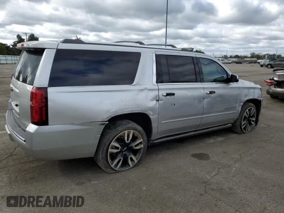 ✅ 2017 Chevrolet Suburban Premier • VIN: 1GNSKJKC9HR260217 • Lot: 76479794. Wystawiony na Copart z przebiegiem 132 941 mil. Bezpłatny archiwum sprzedaży aukcyjnych z USA i szczegółowy raport historii pojazdu na DreamBid. Zdjęcie 3.