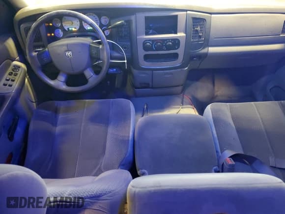 ✅ 2004 Dodge 2500 ST • VIN: 3D7KA28D64G281057 • Lot: 67813615. Wystawiony na Copart z przebiegiem 162 193 mil. Bezpłatny archiwum sprzedaży aukcyjnych z USA i szczegółowy raport historii pojazdu na DreamBid. Zdjęcie 8.