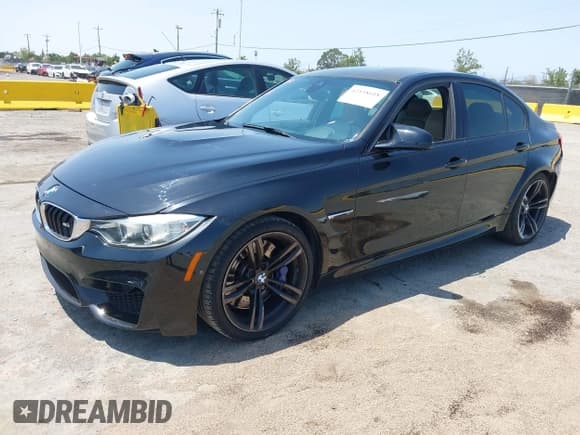✅ 2015 BMW M3 • VIN: WBS3C9C59FP804029 • Lot: 42438618. Wystawiony na IAAI z przebiegiem 109 817 mil. Bezpłatny archiwum sprzedaży aukcyjnych z USA i szczegółowy raport historii pojazdu na DreamBid. Zdjęcie 17.