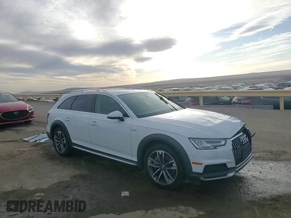 ✅ 2018 Audi A4 allroad Premium Plus • VIN: WA18NAF44JA119339 • Lot: 46049445. Wystawiony na Copart z przebiegiem 102 755 mil. Bezpłatny archiwum sprzedaży aukcyjnych z USA i szczegółowy raport historii pojazdu na DreamBid. Zdjęcie 13.