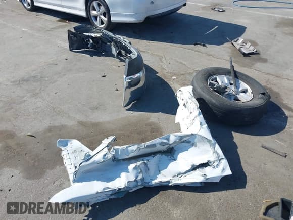 ✅ 2018 Chevrolet Silverado 1500 LT • VIN: 3GCPCREC7JG428237 • Lot: 43057683. Listed on IAAI with 137,294 mi. Free auction sales archive from the USA and detailed vehicle history report at DreamBid. Image 12.