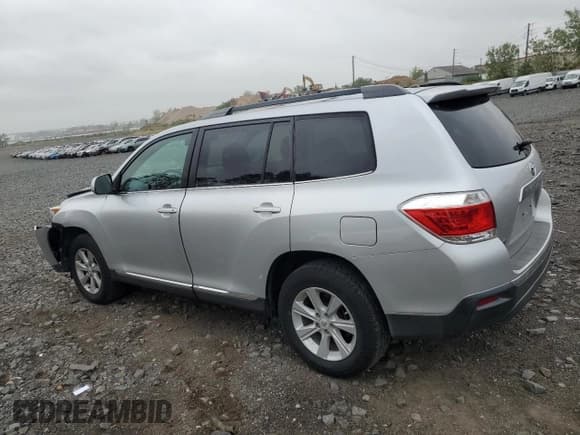 ✅ 2011 Toyota Highlander • VIN: 5TDBK3EH5BS062383 • Лот: 80079395. Опубликован ранее на Copart с пробегом 91 963 миль. Бесплатный доступ к архиву аукционных продаж из США и подробный отчёт об истории автомобиля на DreamBid. Изображение 2.