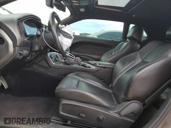 ✅ 2018 Dodge Challenger SXT Plus • VIN: 2C3CDZAG2JH276862 • Lot: 58444714. Wystawiony na Copart z przebiegiem 48 227 mil. Bezpłatny archiwum sprzedaży aukcyjnych z USA i szczegółowy raport historii pojazdu na DreamBid. Zdjęcie 7.