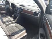 ✅ 2018 Volkswagen Atlas SEL Premium • VIN: 1V2NR2CA6JC592112 • Lot: 43176854. Wystawiony na IAAI z przebiegiem 109 714 mil. Bezpłatny archiwum sprzedaży aukcyjnych z USA i szczegółowy raport historii pojazdu na DreamBid. Zdjęcie 5.