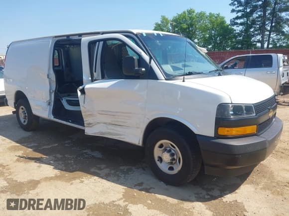 ✅ 2019 Chevrolet Express Cargo • VIN: 1GCWGBFP8K1144902 • Лот: 41976649. Опубликован ранее на IAAI с пробегом 45 416 миль. Бесплатный доступ к архиву аукционных продаж из США и подробный отчёт об истории автомобиля на DreamBid. Изображение 1.