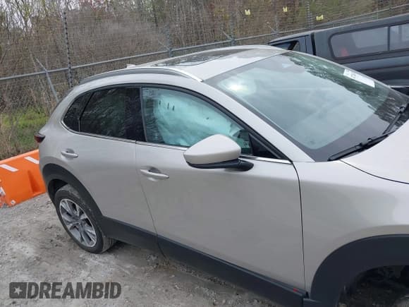 ✅ 2024 Mazda CX-30 S Premium • VIN: 3MVDMBDM1RM647840 • Лот: 41724670. Опубликован ранее на IAAI с пробегом 14 796 миль. Бесплатный доступ к архиву аукционных продаж из США и подробный отчёт об истории автомобиля на DreamBid. Изображение 13.
