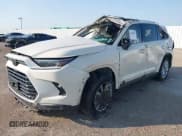 ✅ 2024 Toyota Highlander XLE • VIN: 5TDAAAB57RS011703 • Lot: 43160892. Listed on IAAI with Not provided. Free auction sales archive from the USA and detailed vehicle history report at DreamBid. Image 17.